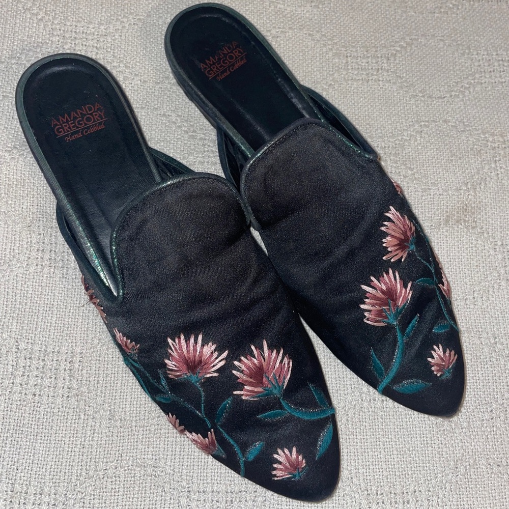 Amanda Gregory Fabric Slides Women’s 41 U.S. 9.5 B Black Embroidered Shoes